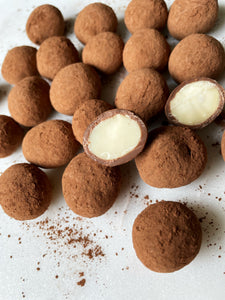 ynut premium Belgian milk chocolate with macadamias
